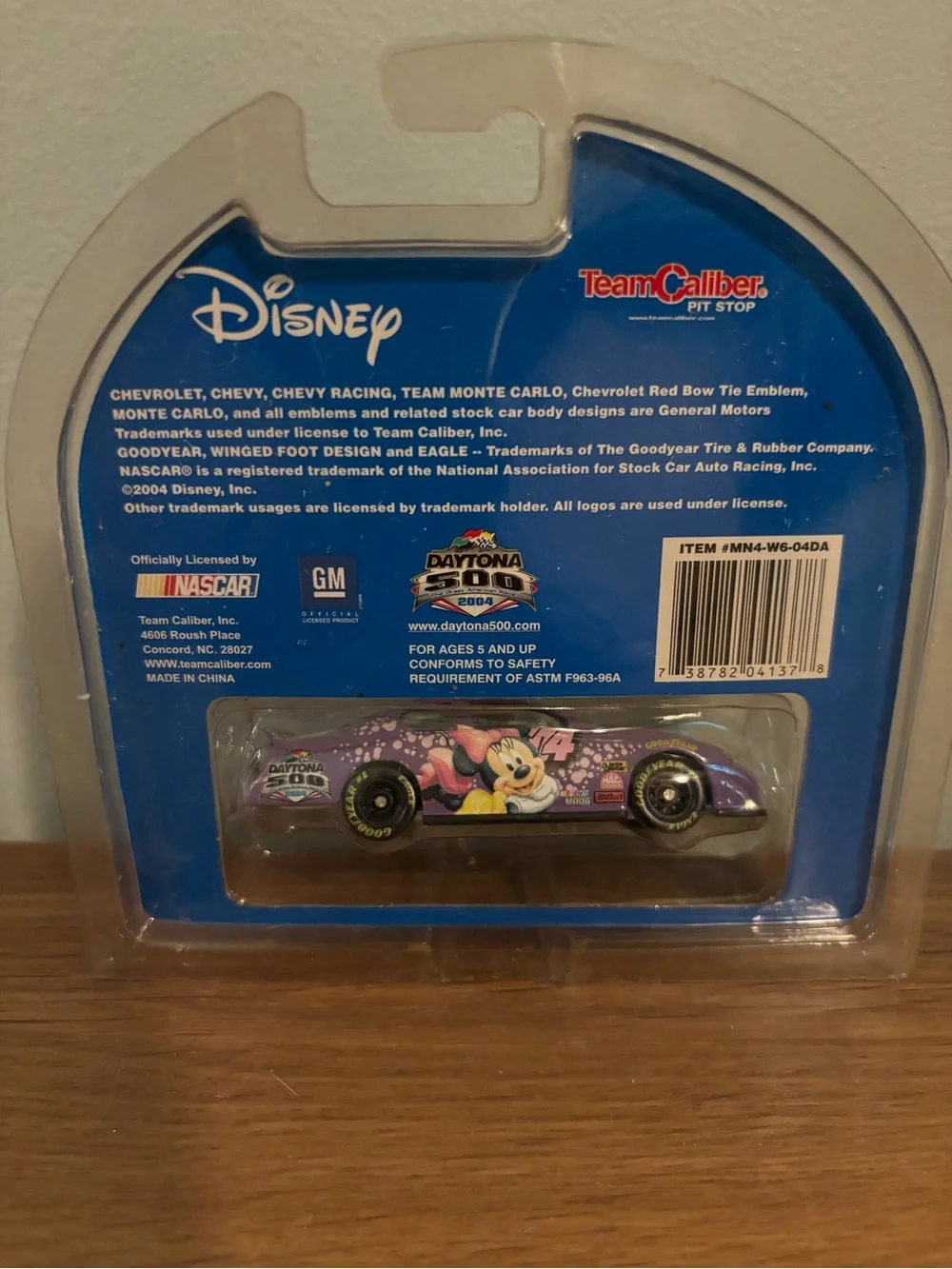 Disney 2004 Team Caliber Minnie Mouse NASCAR diecast 1/24 scale Daytona 500 NEW